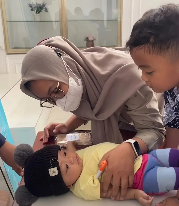 Berapa Batas Normal Panas Anak 1 Tahun? Panduan Penanganan Orang Tua - Klinik Anak Kediri panas klinik anak kediri