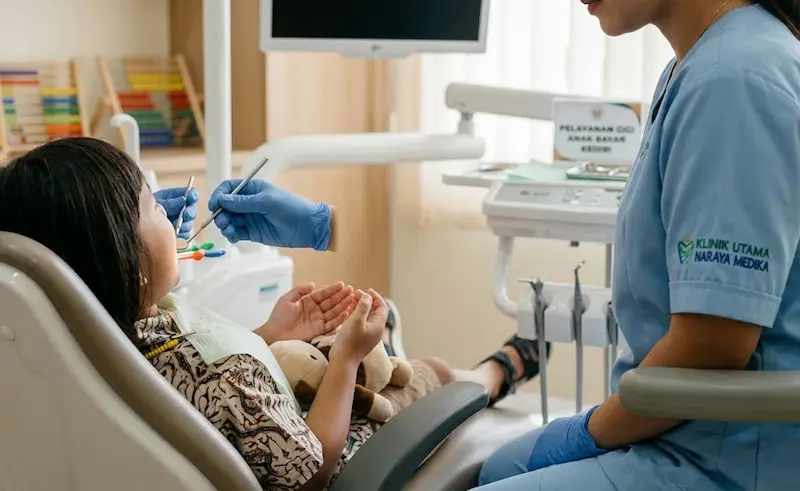 Anak Rajin Sikat Gigi Tapi Mulutnya Tetap Bau? Ini 3 Penyebab Utamanya - Klinik Gigi Kediri rajin sikat klinik gigi kediri