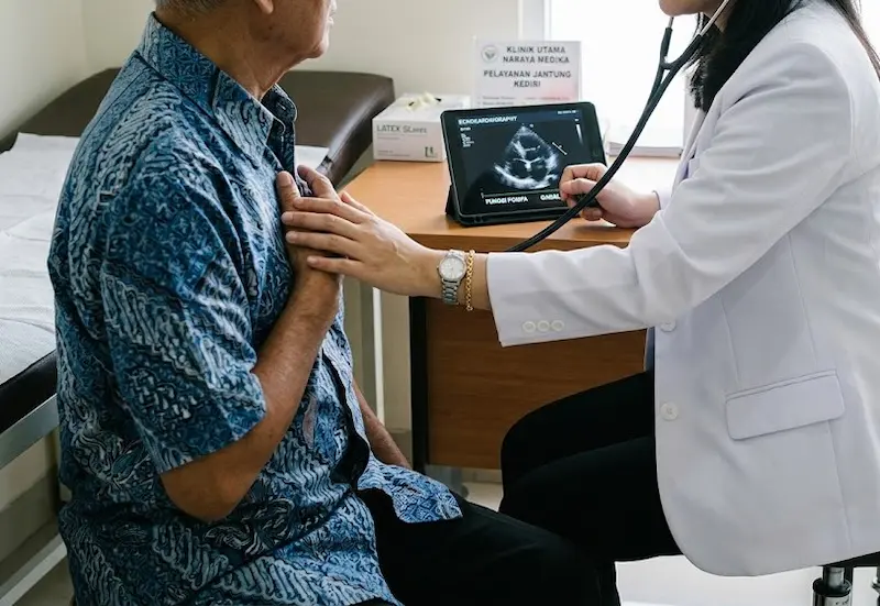 Cara Mengatasi Sesak Napas Karena Jantung Lemah (Gagal Jantung) - Klinik Jantung Kediri sesak nafas klinik jantung kediri